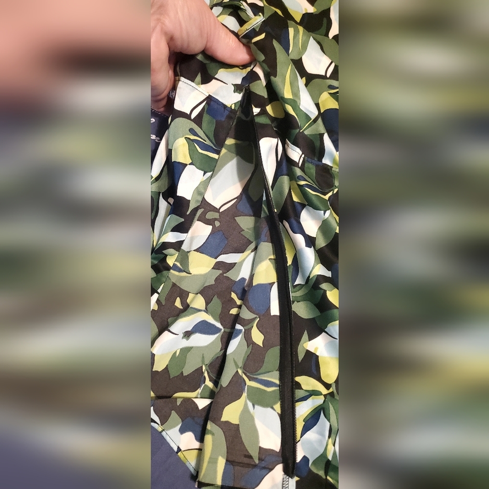 Ann Taylor Green Leaf Pattern Blouse - image 6